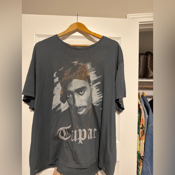 Daydreamer T-Shirt with Tupac Design - Picture 1 of 1